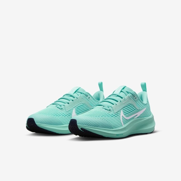 Nike Green and Black Athletic Shoes with Mesh Upper - Picture 1 of 15